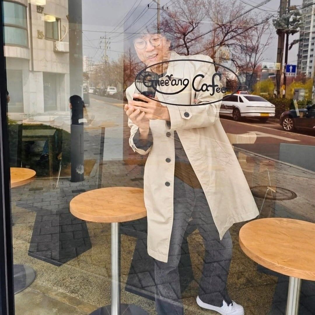 Behind-the-scenes cut of Bak Changgeun