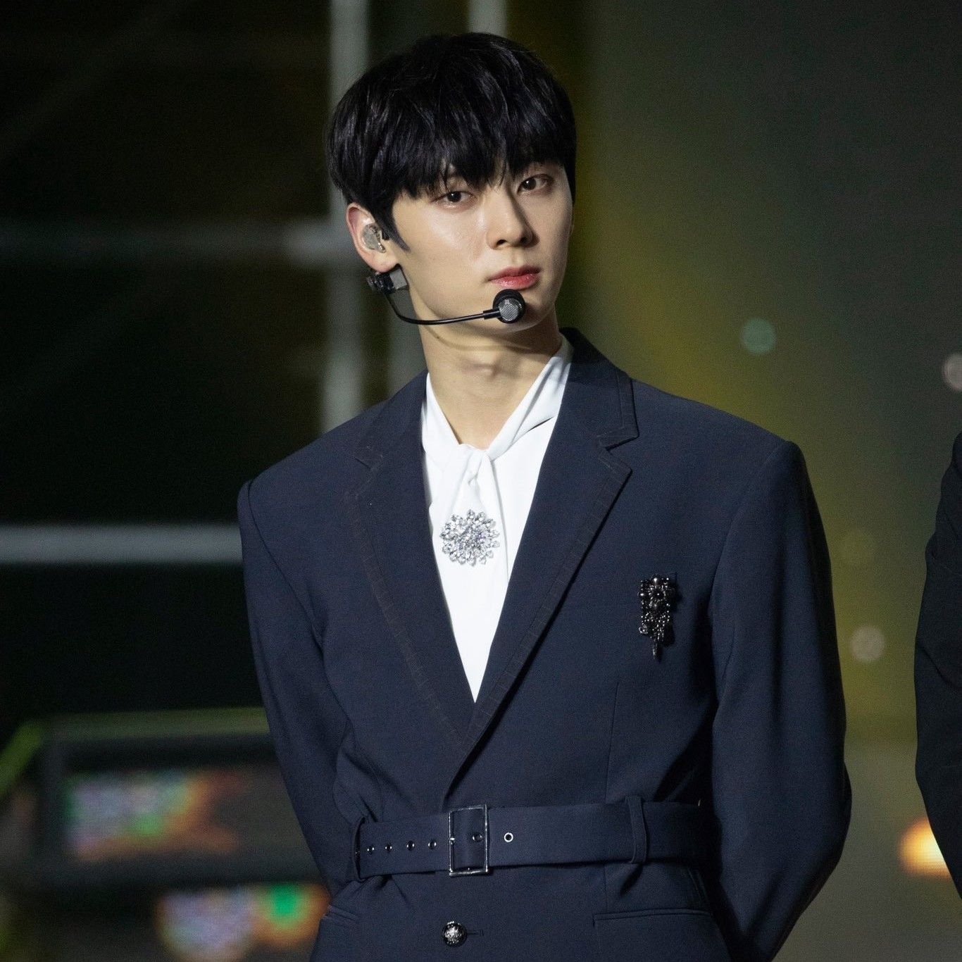 황민현의 비하인드 컷