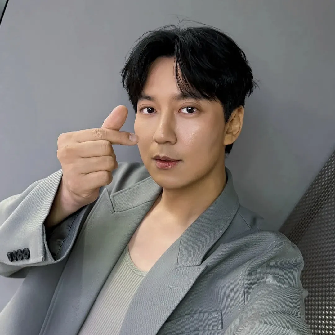 Behind-the-scenes cut of Kim Namgil