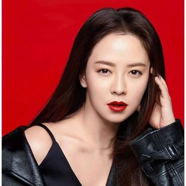 Behind-the-scenes cut of Song Jihyo