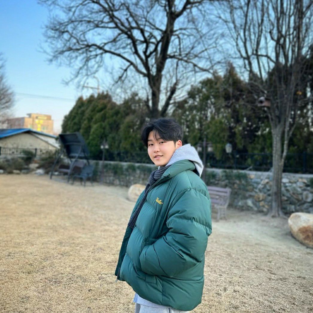 A moment captured by a fan of Park Sungon