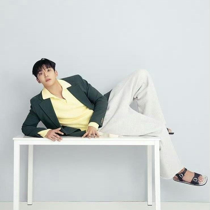 Cuplikan di balik layar dari Rowoon