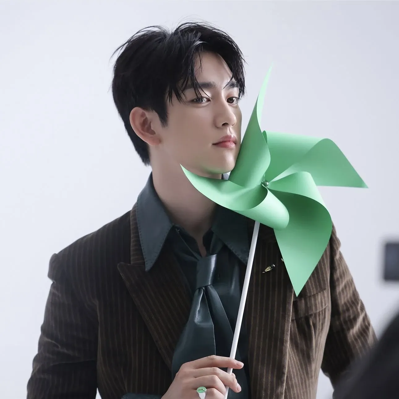 A moment captured by a fan of Park Jinyoung