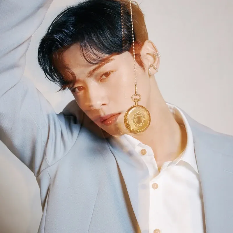 Foto terbaru dari Cha Eunwoo