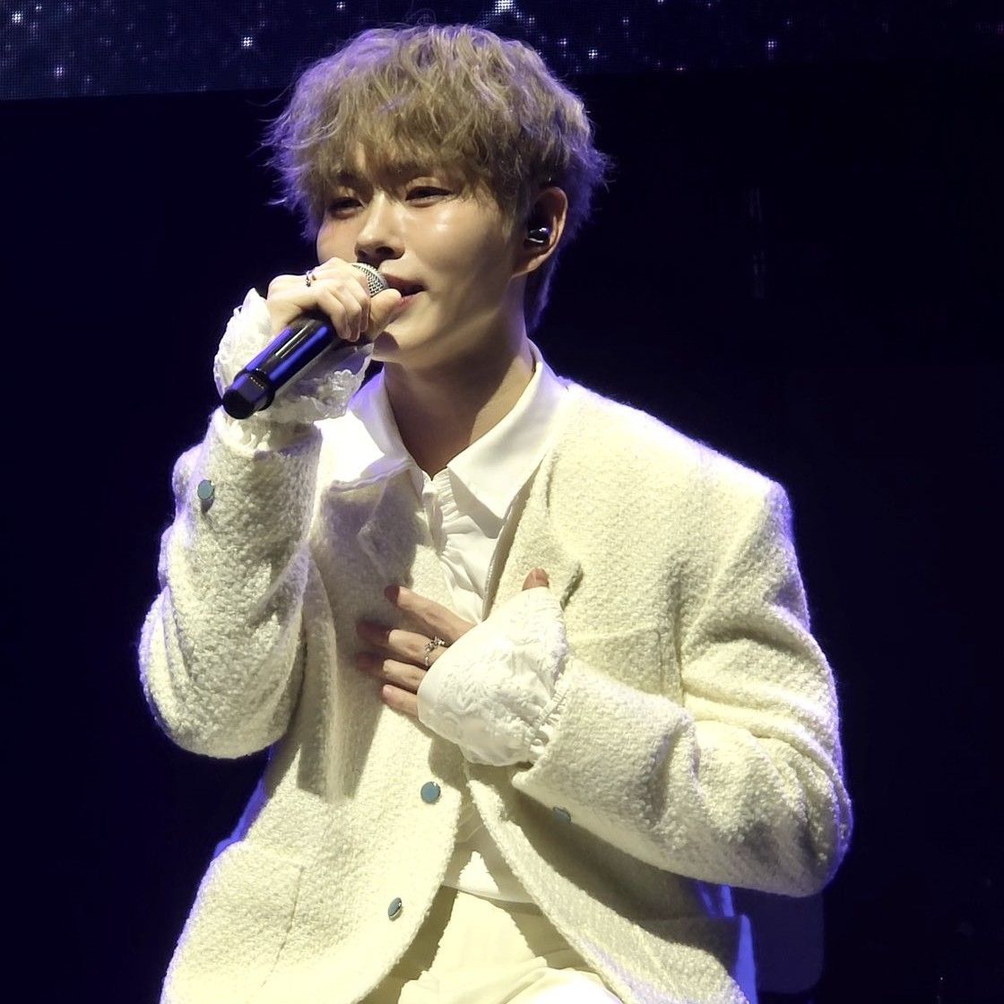 Recent activity shot of Lee Byeongchan