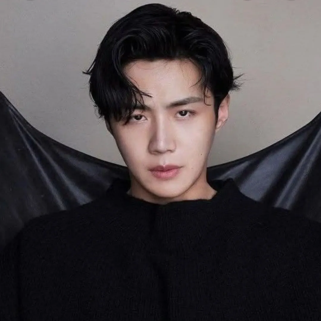 Latest photo of Kim Seonho
