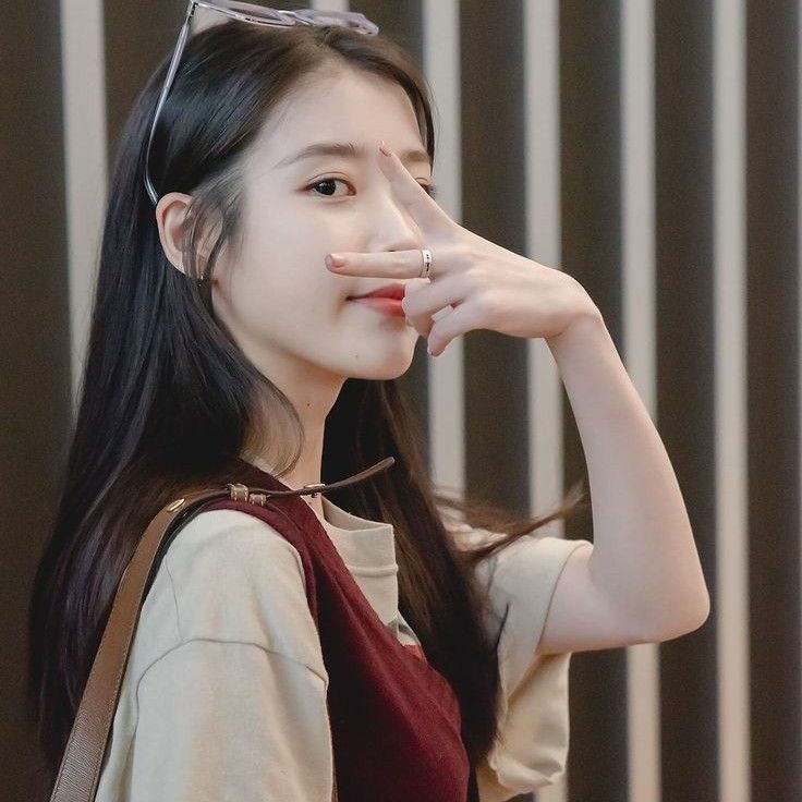 Foto kegiatan terbaru dari IU