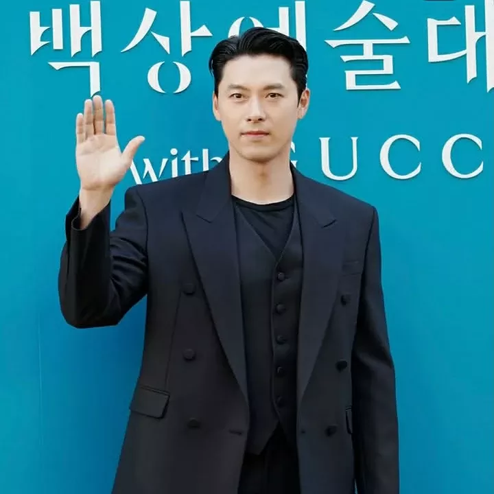 A moment captured by a fan of Hyun Bin