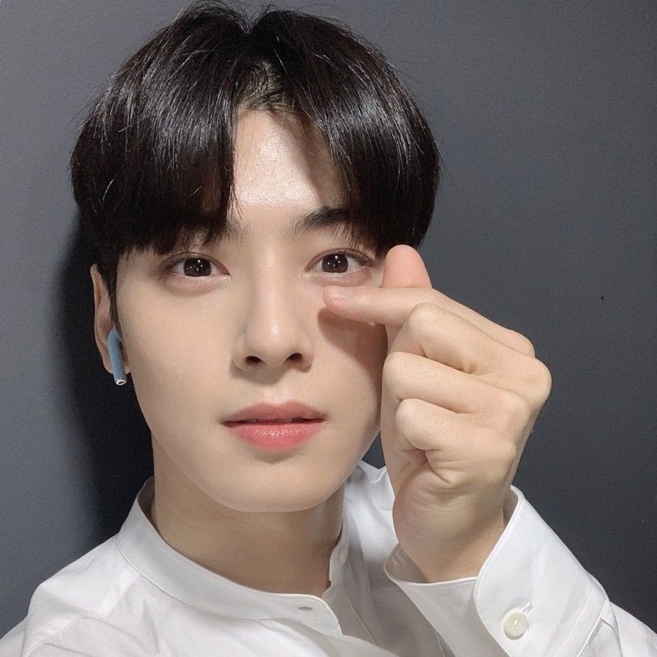 粉丝拍下的车银优瞬间