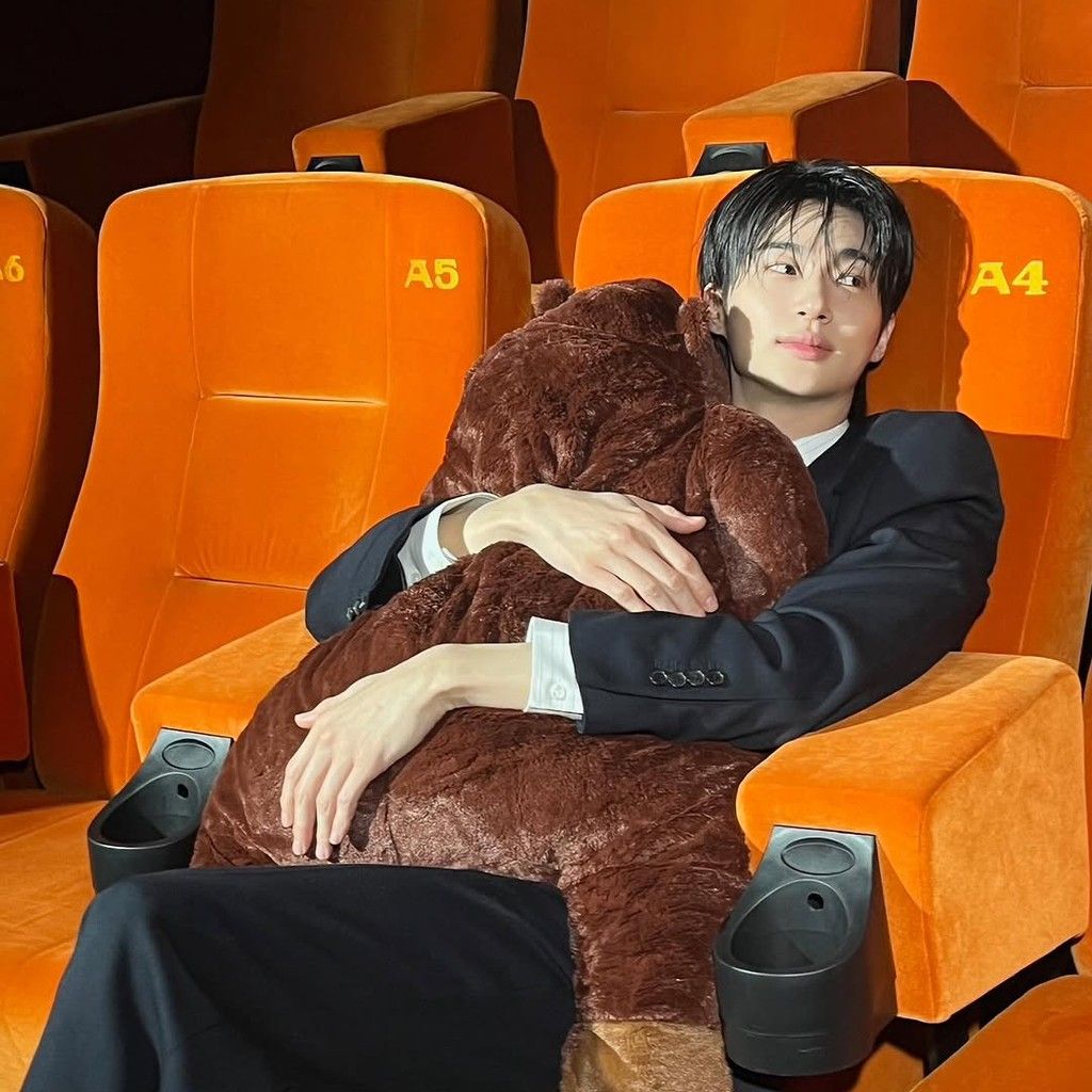 Latest photo of Byeon Wooseok