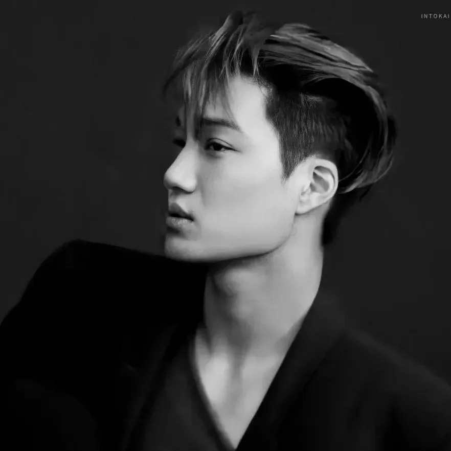 카이 최근 활동샷