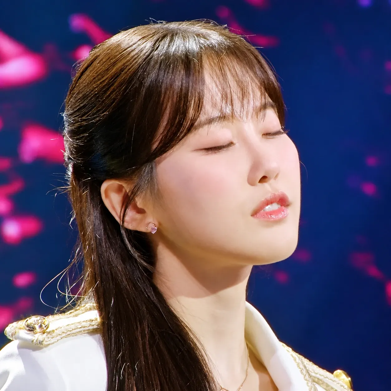 Behind-the-scenes cut of Hong Seongyun