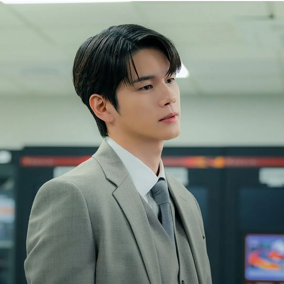 Latest photo of Ong Seongwu