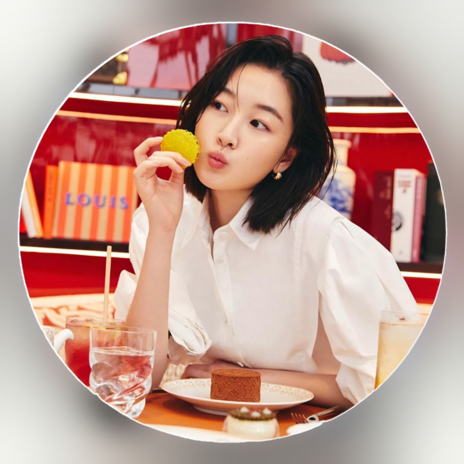 A moment captured by a fan of Won Jian