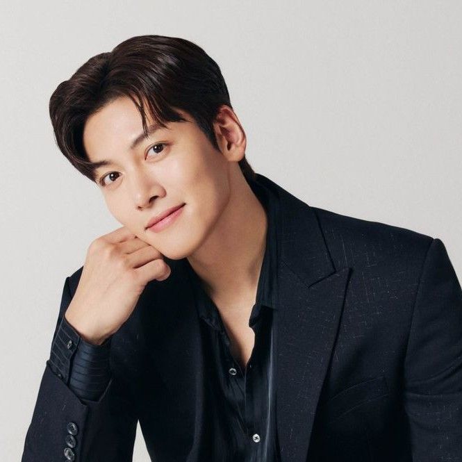 Behind-the-scenes cut of Ji Changwook