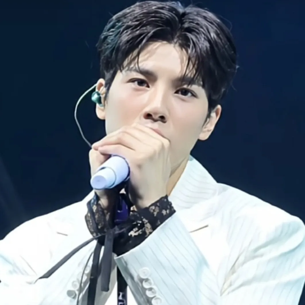 Behind-the-scenes cut of Jeong Dongwon