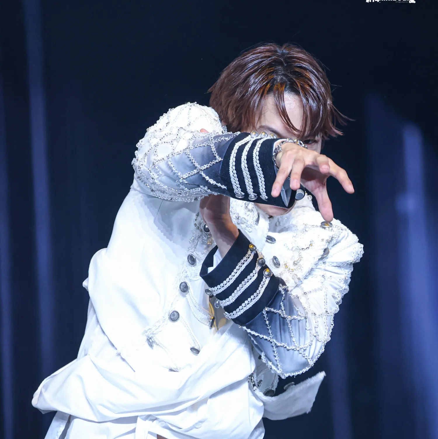 A moment captured by a fan of KAI