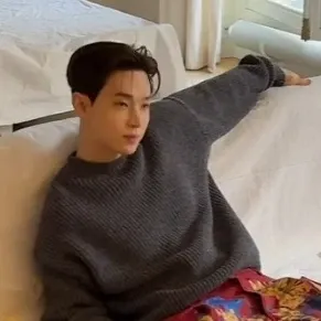 Behind-the-scenes cut of Henry