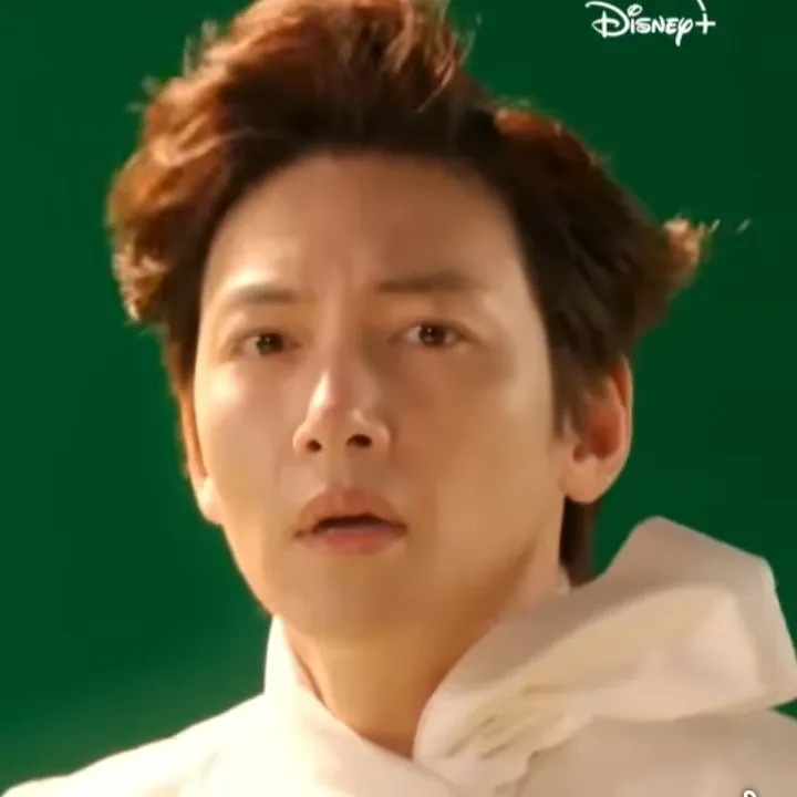 Behind-the-scenes cut of Ji Changwook