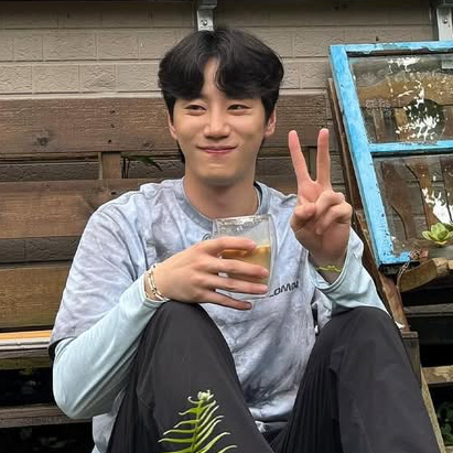 Recent activity shot of Lee Junyoung