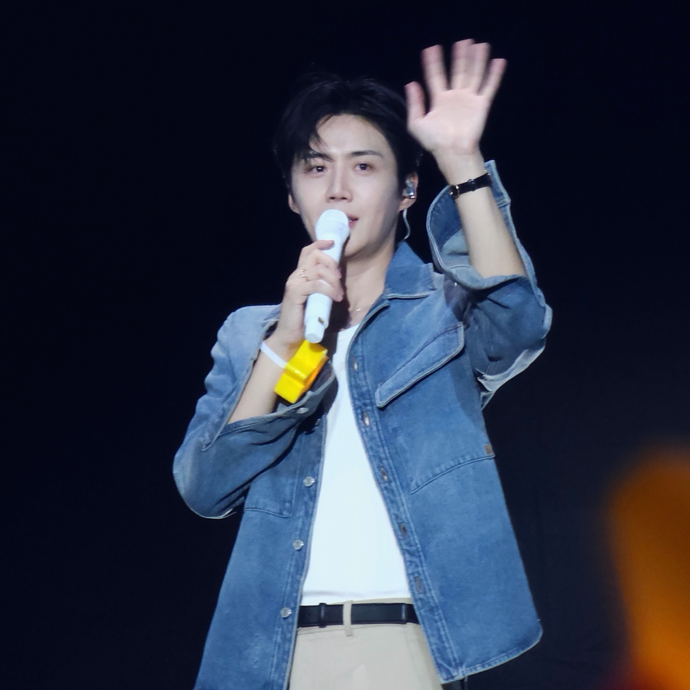 Behind-the-scenes cut of Kim Seonho