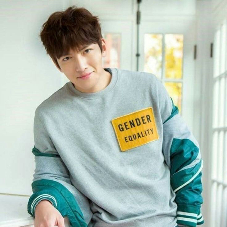 粉丝拍下的池昌旭瞬间