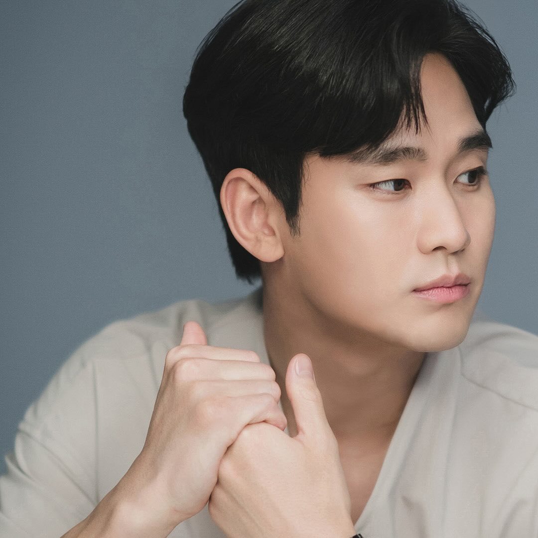 Behind-the-scenes cut of Kim Soohyun