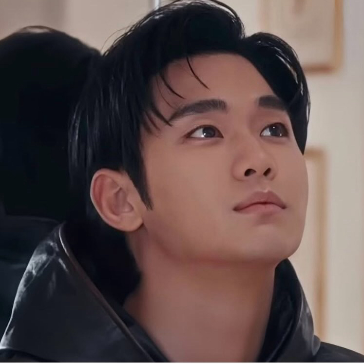 Foto kegiatan terbaru dari Kim Soohyun