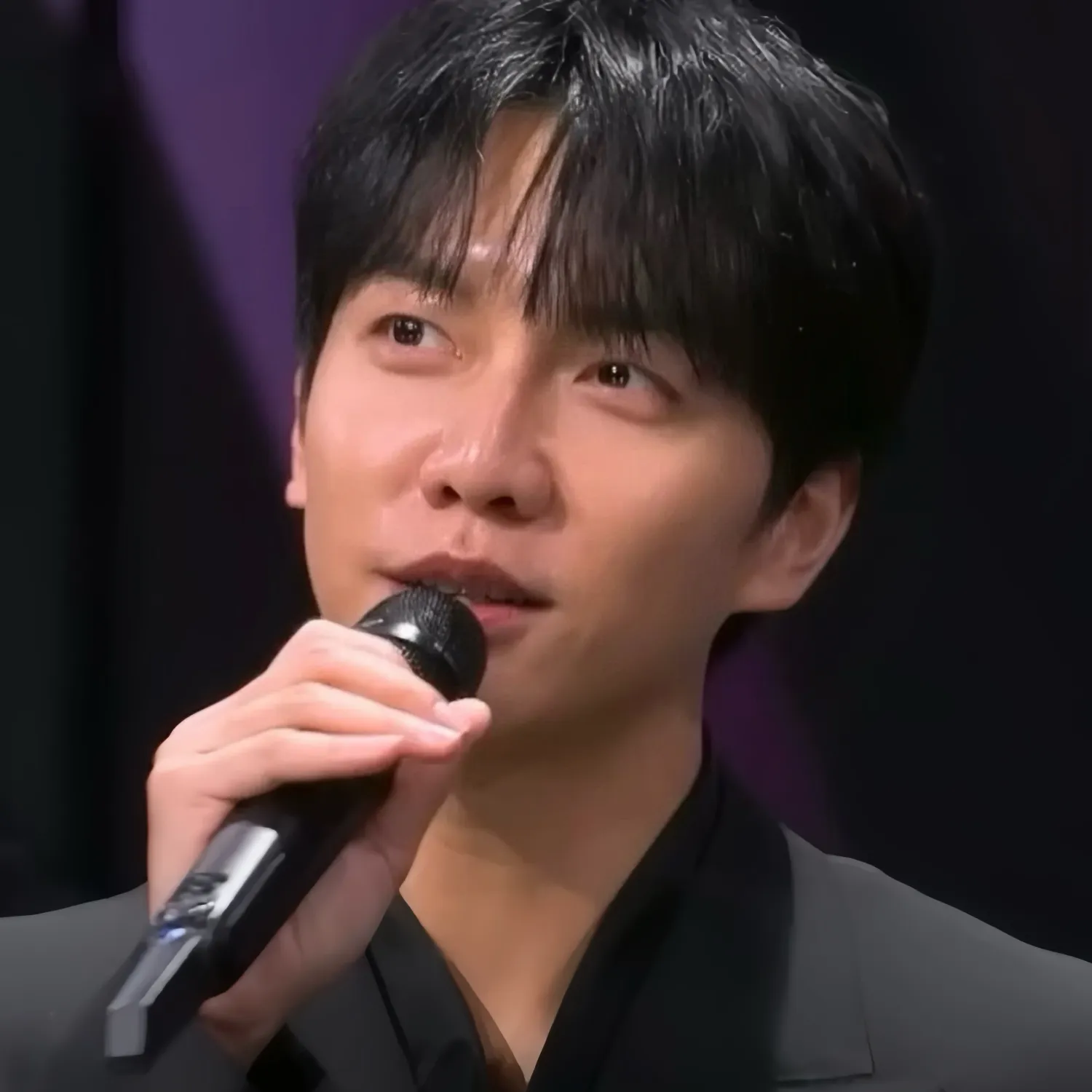 Recent activity shot of Lee Seunggi