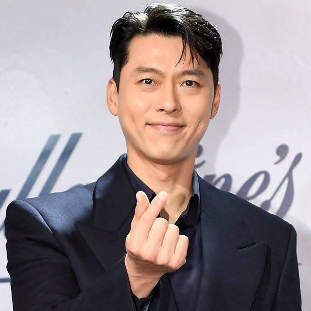 Momen yang diabadikan oleh penggemar Hyun Bin