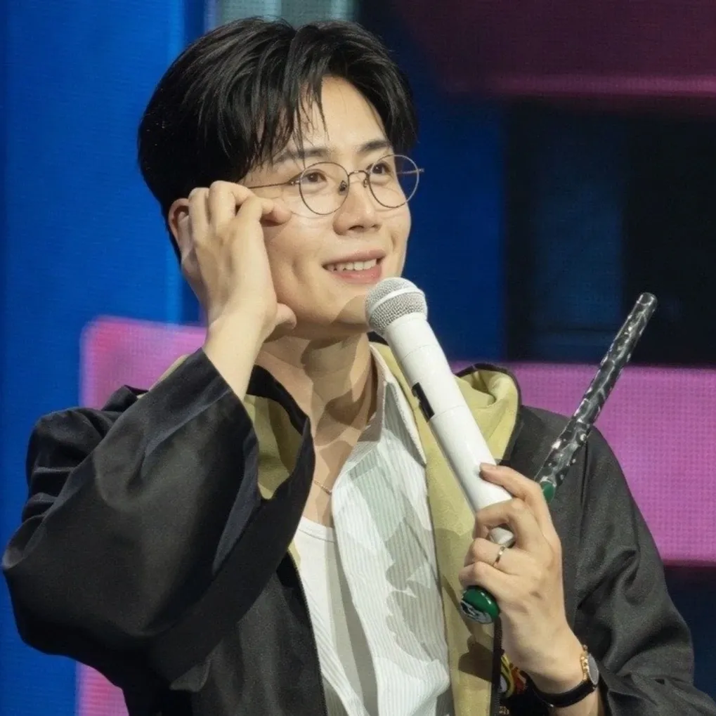 Latest photo of Kim Seonho