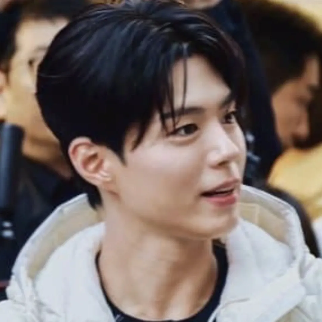 Behind-the-scenes cut of Park Bogum