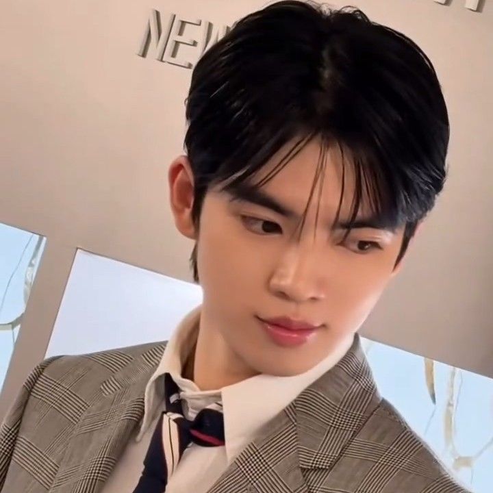 Behind-the-scenes cut of Cha Junhwan