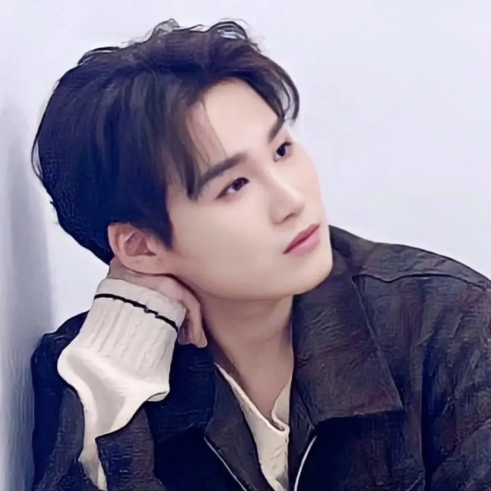 김희재의 비하인드 컷