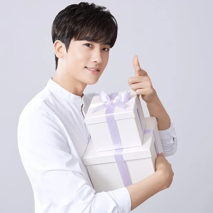 Recent activity shot of Park Hyungsik