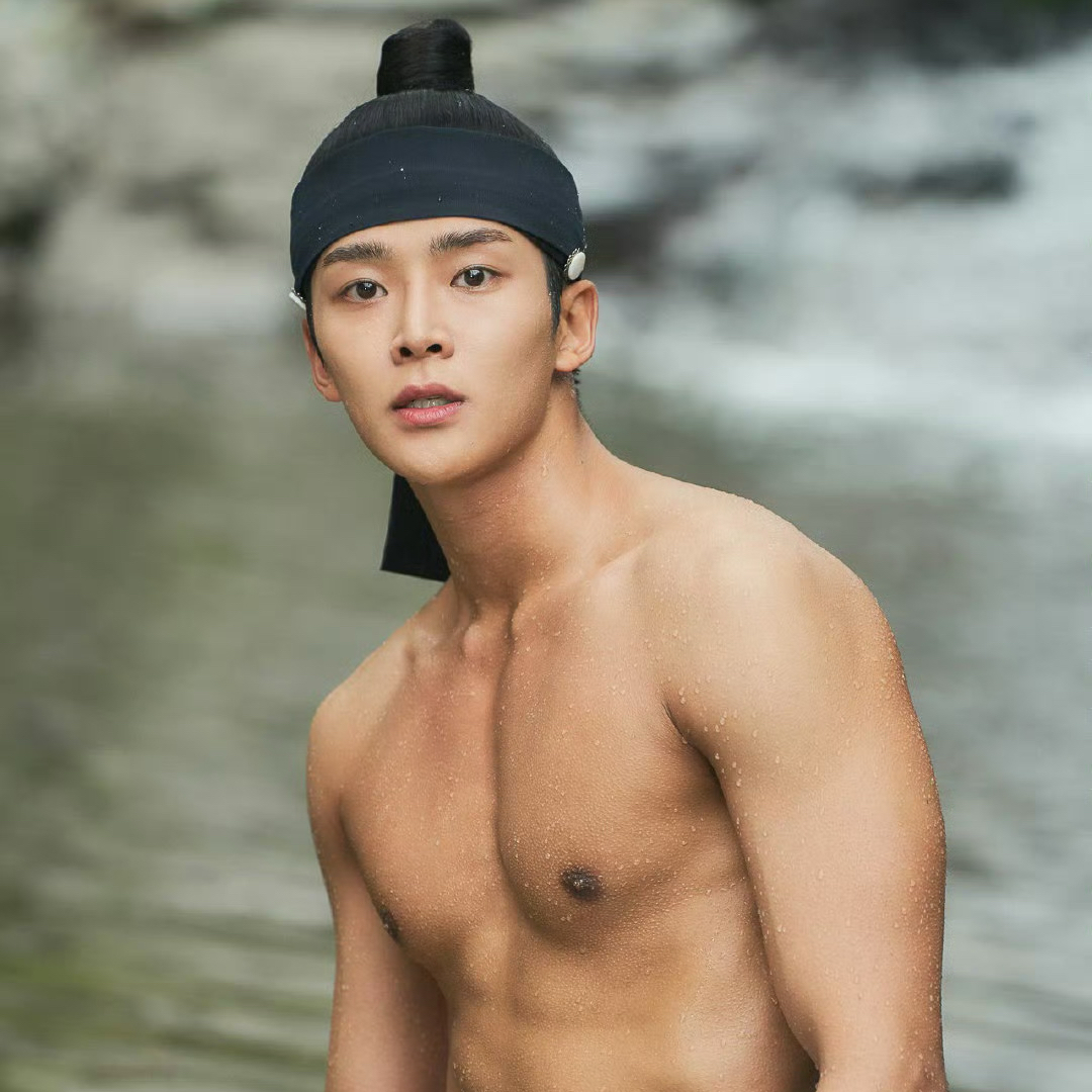 Foto terbaru dari Rowoon