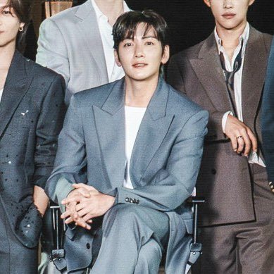 Behind-the-scenes cut of Ji Changwook