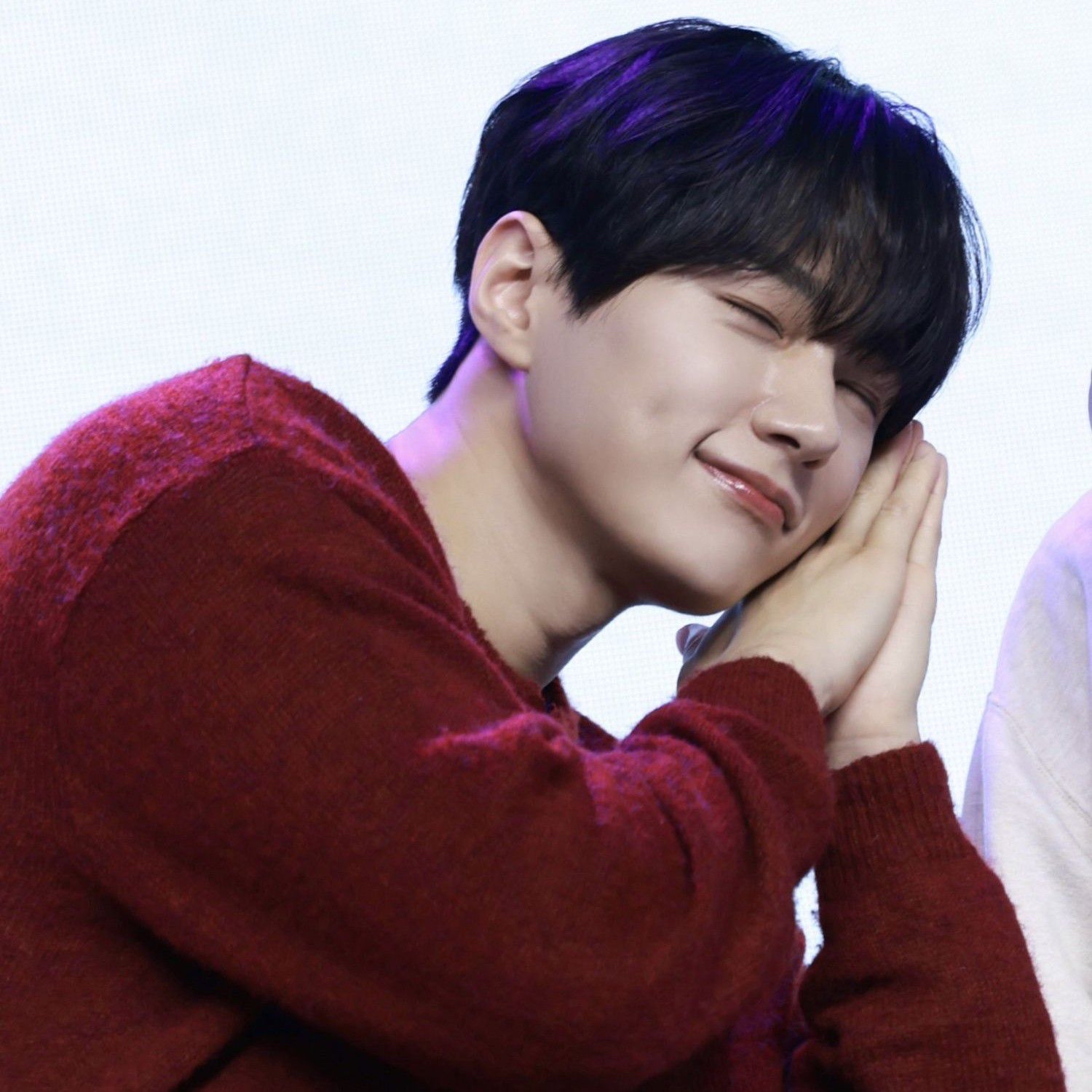 Latest photo of Kim Myungsoo (L)