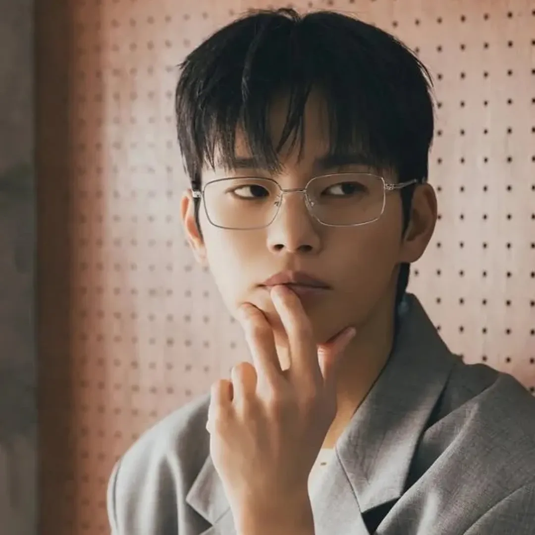 Recent activity shot of Seo Inguk