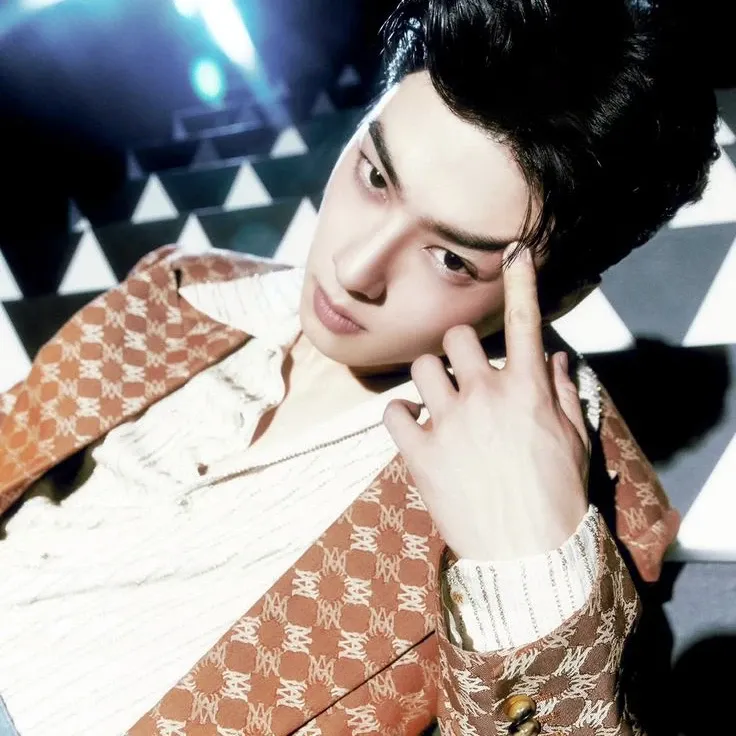 Latest photo of Cha Eunwoo