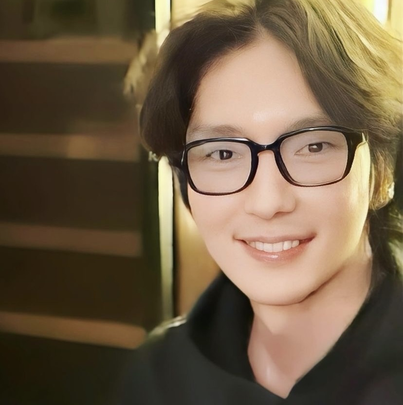 A moment captured by a fan of Lee Joongi