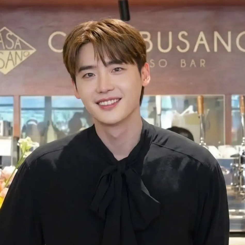 Behind-the-scenes cut of Lee Jongsuk