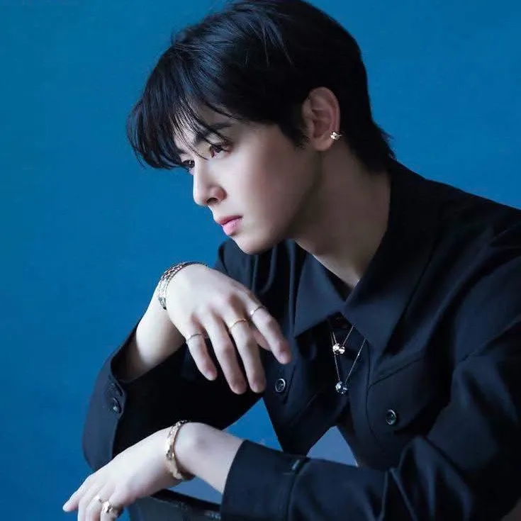 Latest photo of Cha Eunwoo