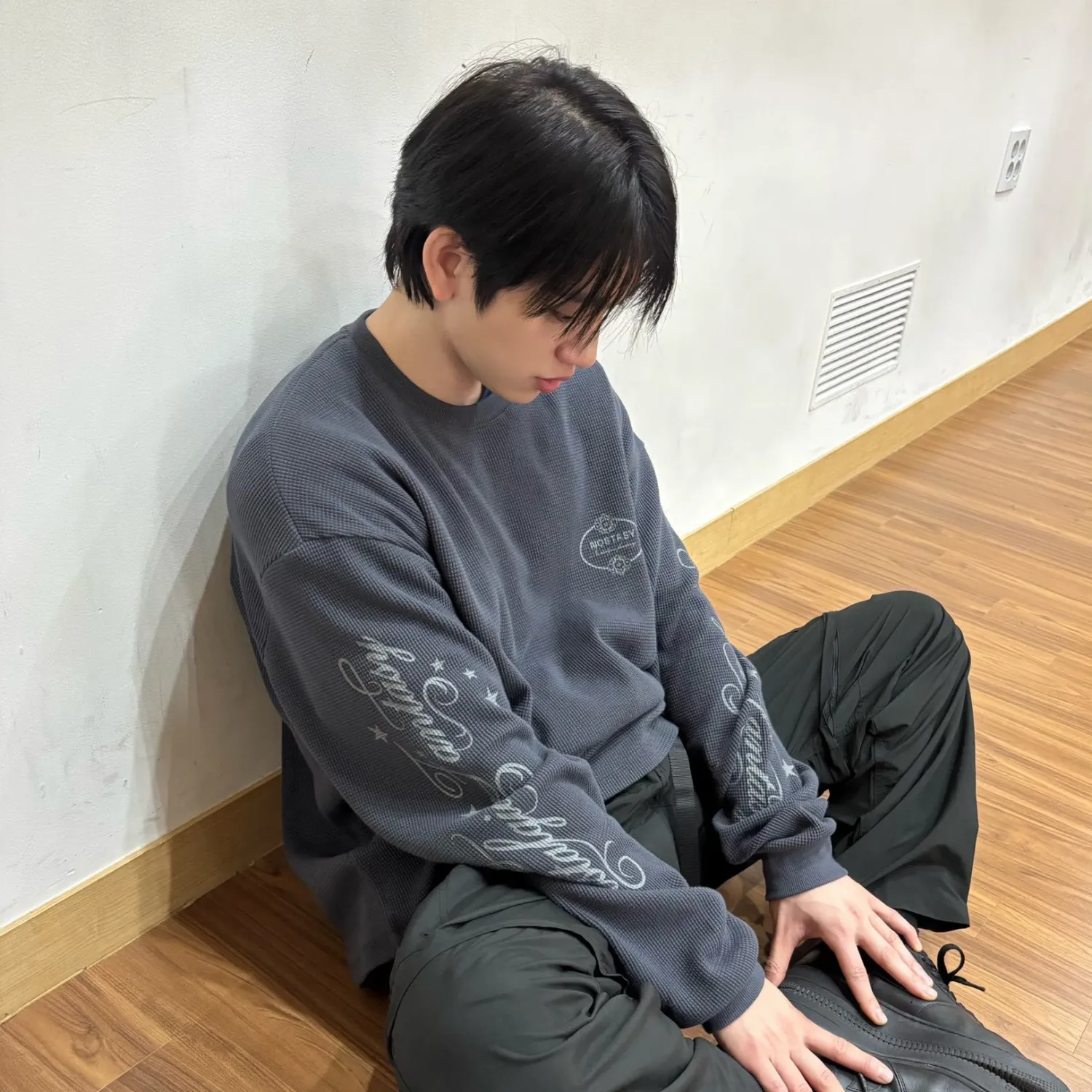 A moment captured by a fan of Park Jinyoung