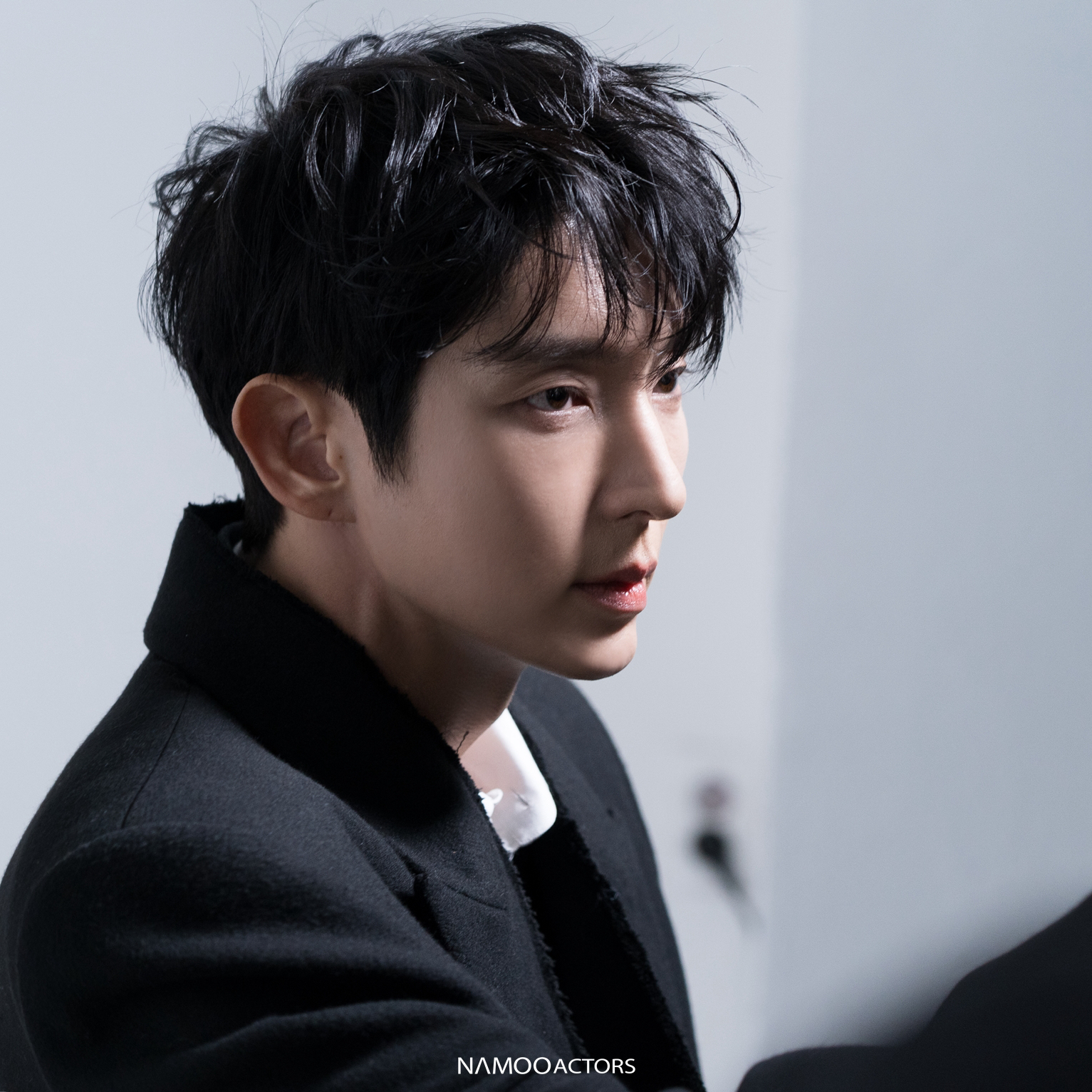 Behind-the-scenes cut of Lee Joongi