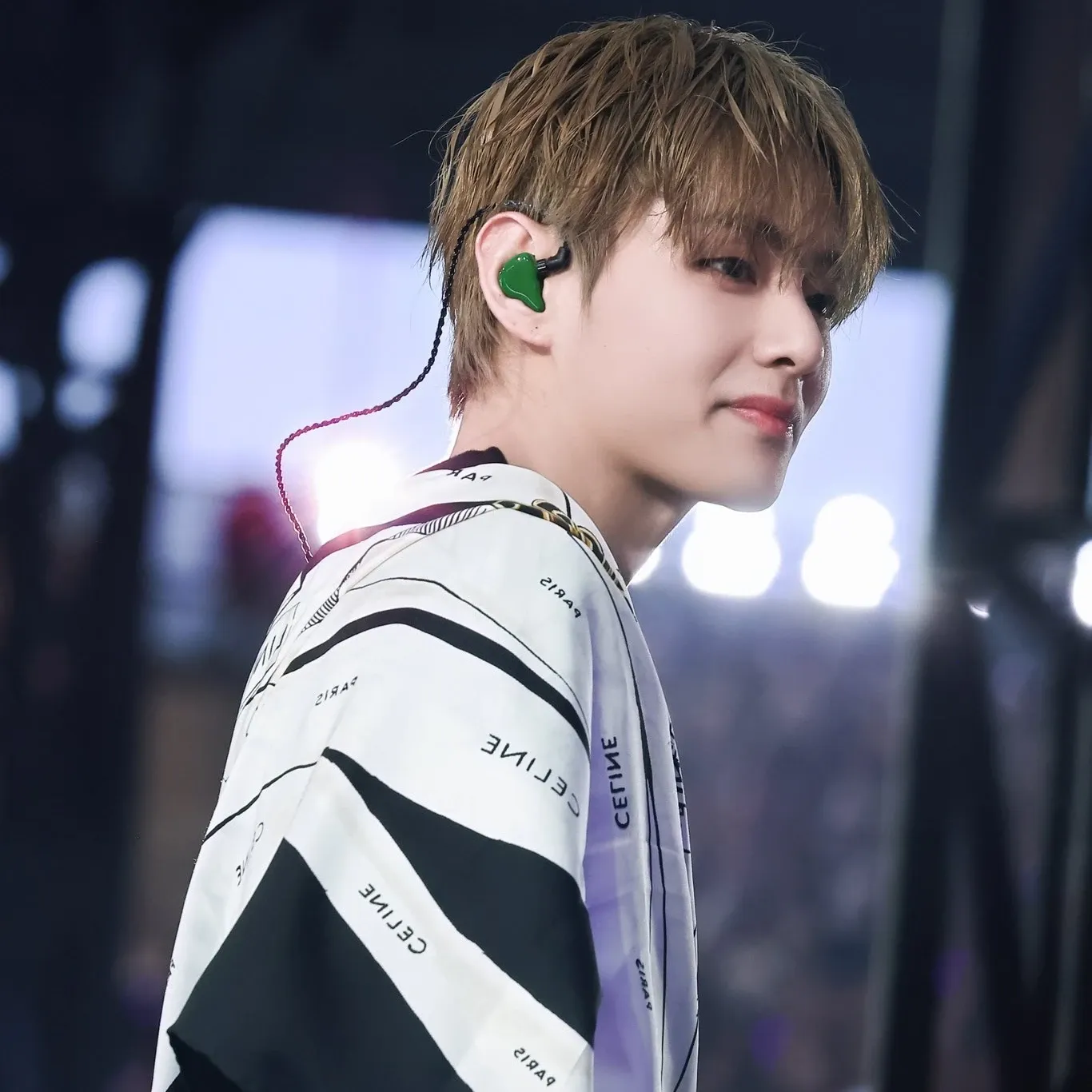 Latest photo of Kim Taehyung (V)