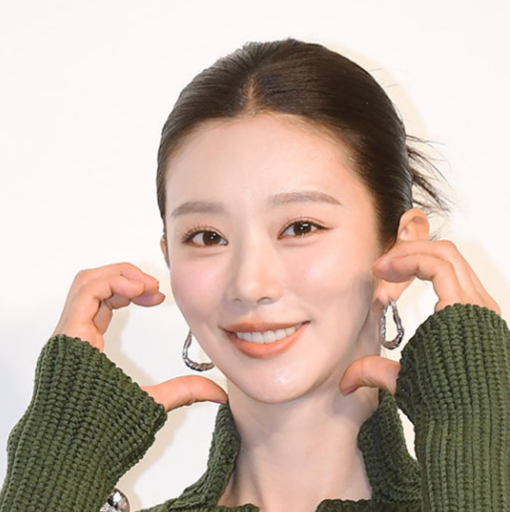 Recent activity shot of Lee Joobeen