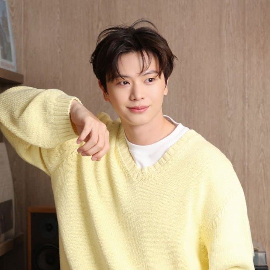 Recent activity shot of Yook Sungjae