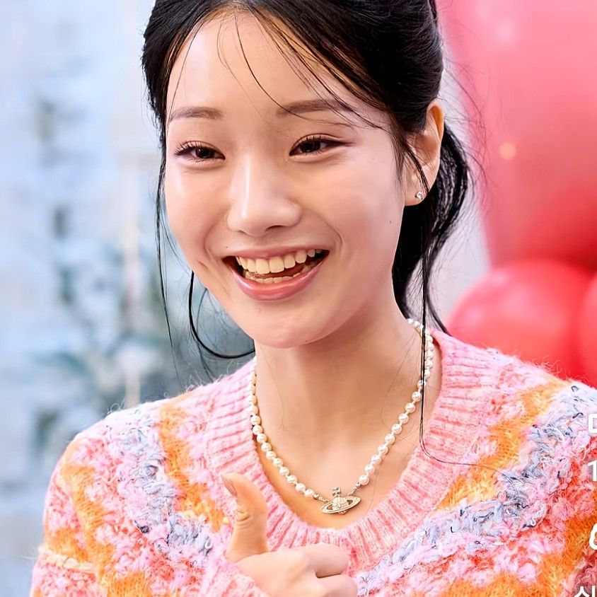 Behind-the-scenes cut of Kim Soyeon (2004)