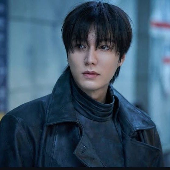 イ・ミンホの最近の活動ショット